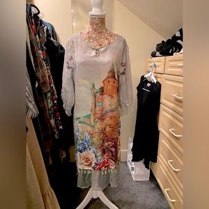 Vibrant and colorful dress (silk? Feels like it but not sure)